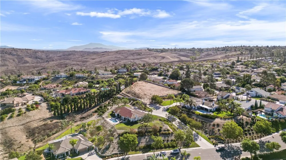 6204 Claridge Drive Riverside, CA 92506