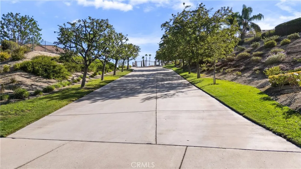 6204 Claridge Drive Riverside, CA 92506