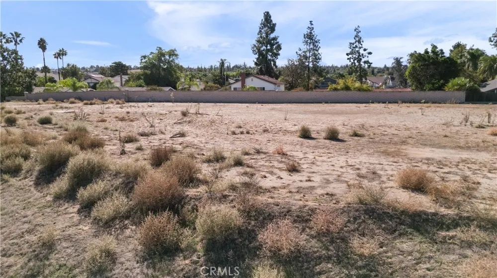 6204 Claridge Drive Riverside, CA 92506