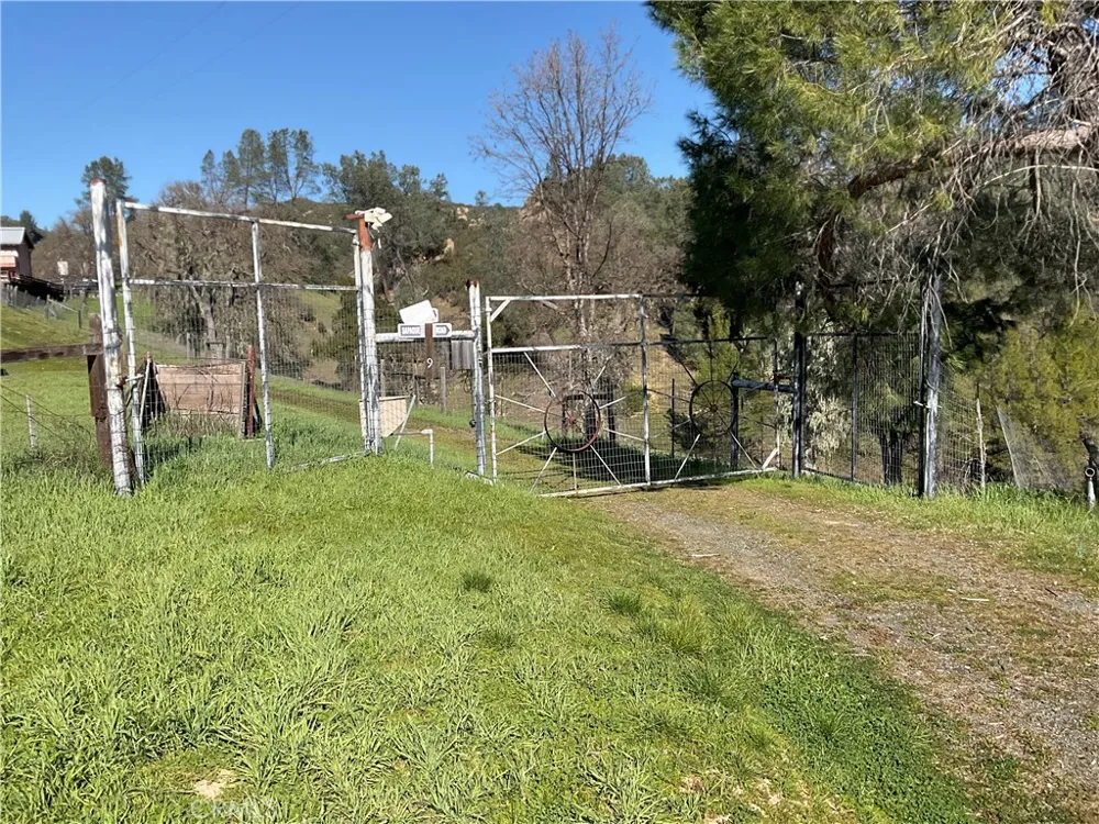 49397 Sapaque Bradley, CA 93426