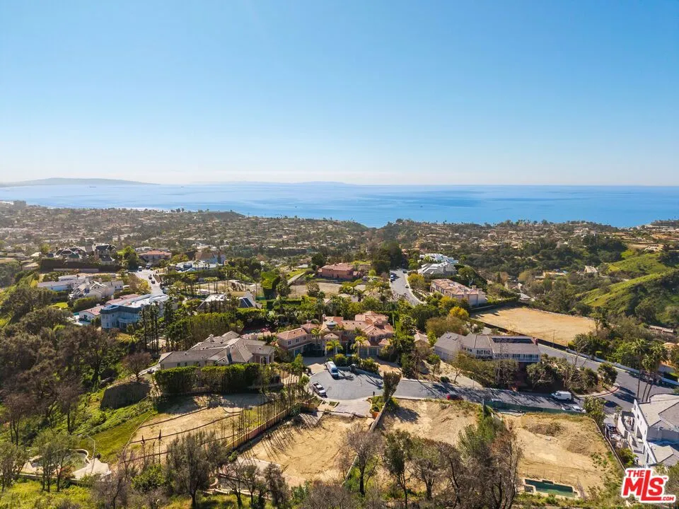 1433 Via Anita Pacific Palisades, CA 90272
