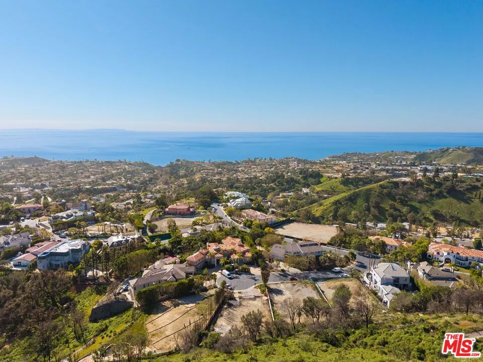 1433 Via Anita Pacific Palisades, CA 90272