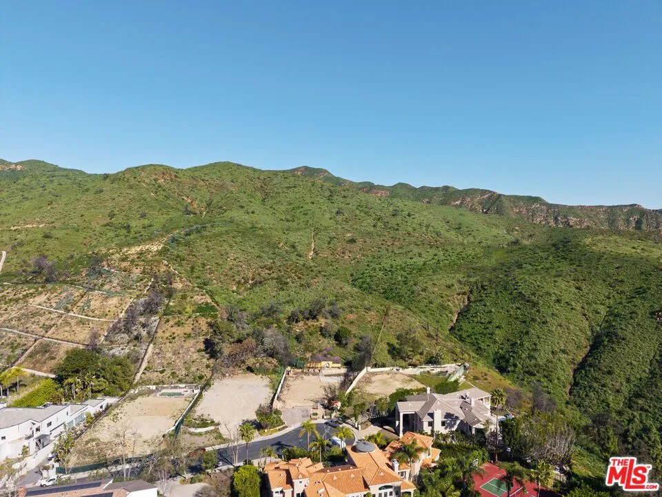 1433 Via Anita Pacific Palisades, CA 90272