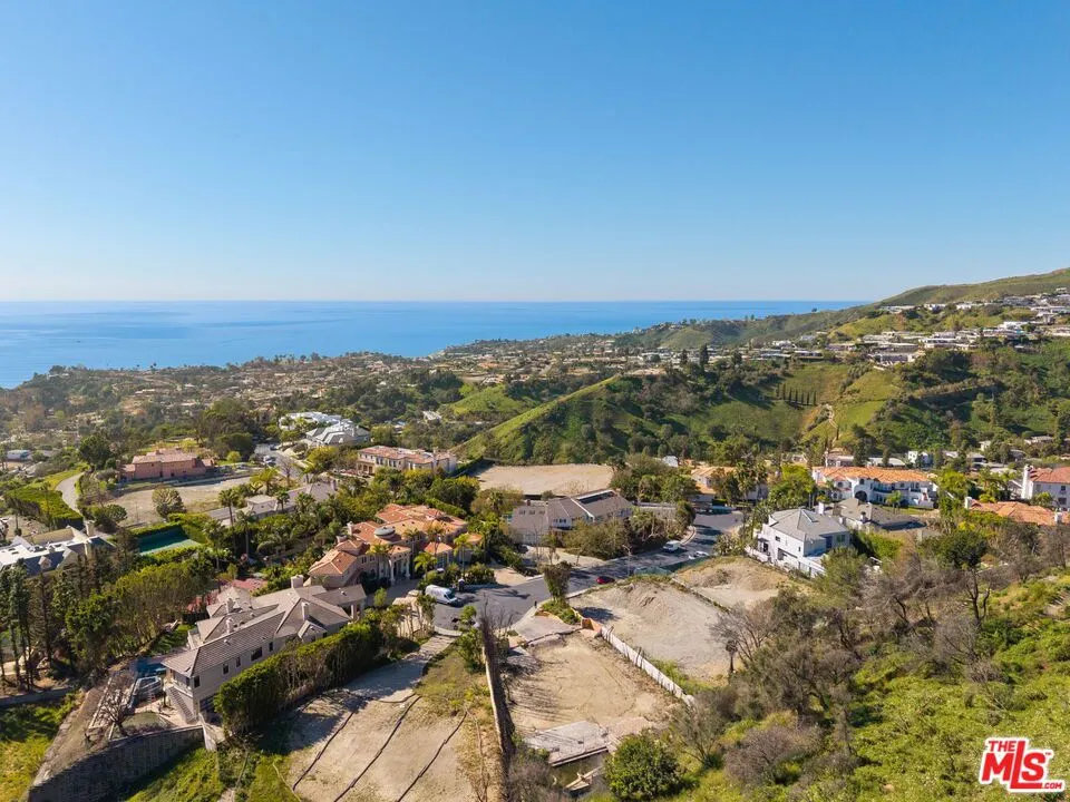 1433 Via Anita Pacific Palisades, CA 90272