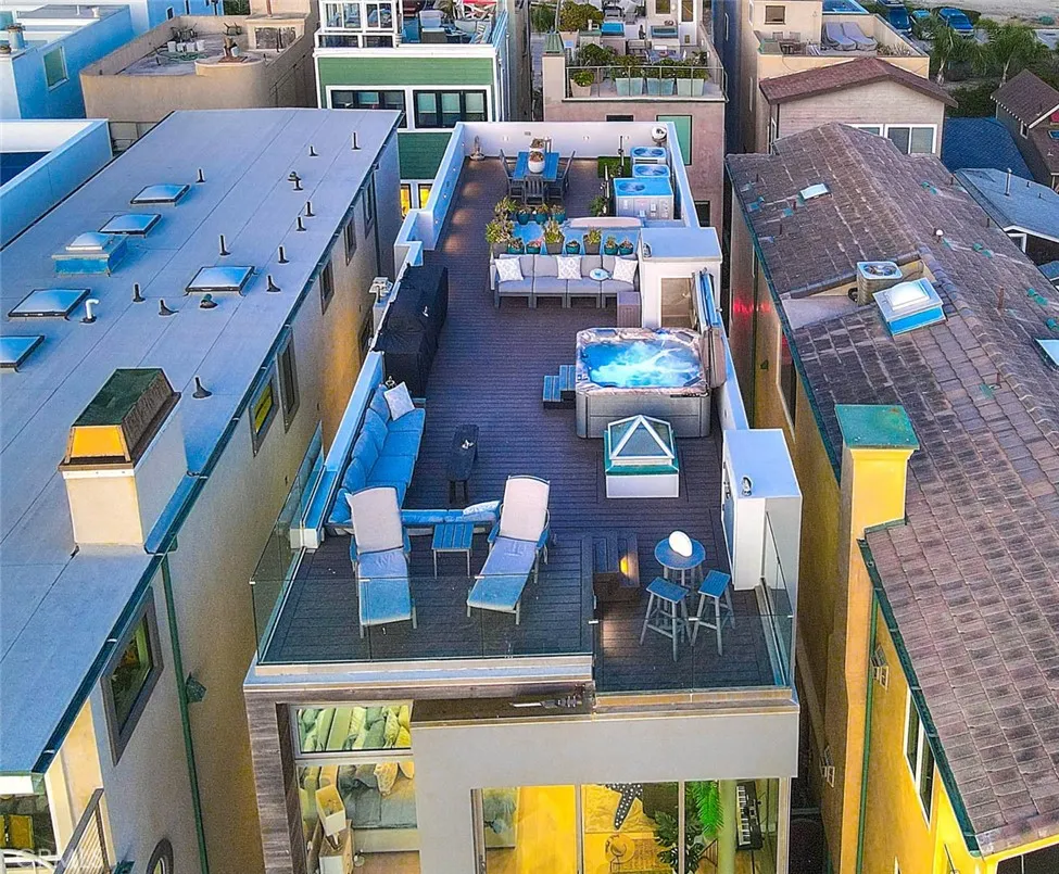 99 Surfside Surfside, CA 90743
