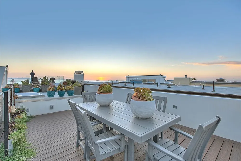 99 Surfside Surfside, CA 90743