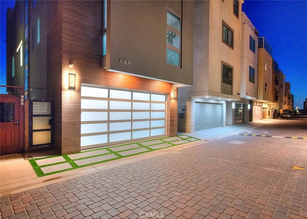 99 Surfside Surfside, CA 90743
