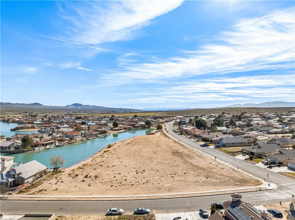 1 Silver Lake Parkway Helendale, CA 92342