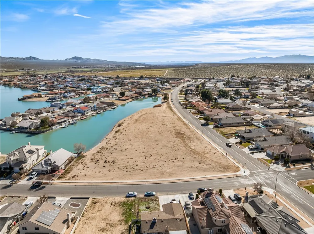 1 Silver Lake Parkway Helendale, CA 92342
