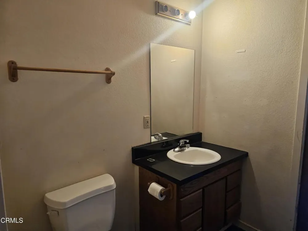 27651 Skyview Road Willits, CA 95490
