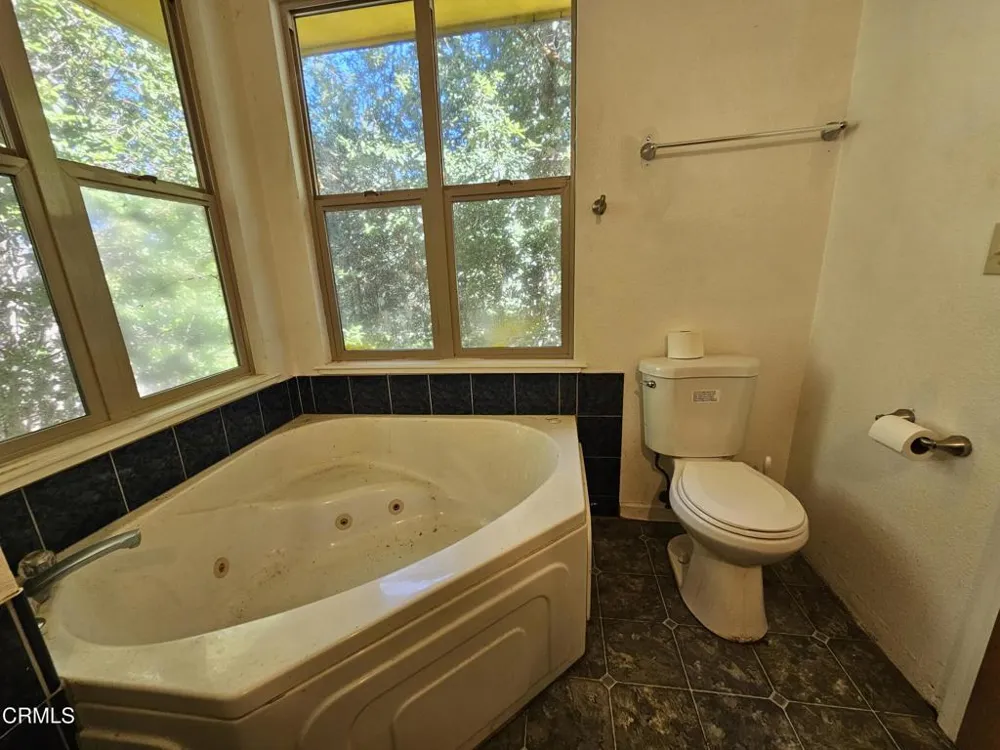 27651 Skyview Road Willits, CA 95490