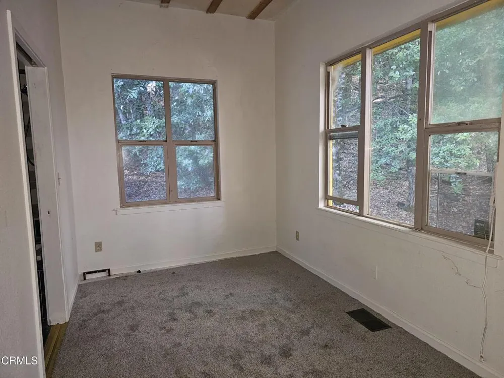 27651 Skyview Road Willits, CA 95490