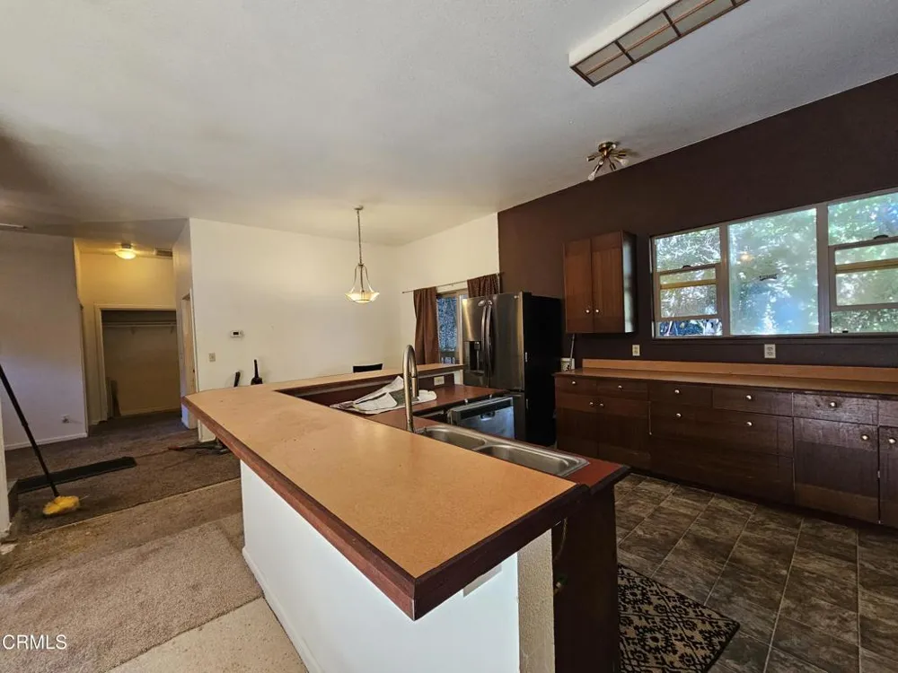 27651 Skyview Road Willits, CA 95490
