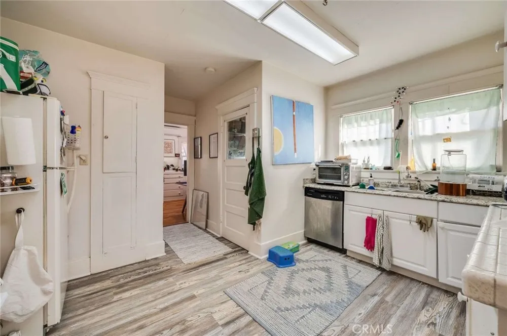 3215 Sherwood Avenue Alhambra, CA 91801