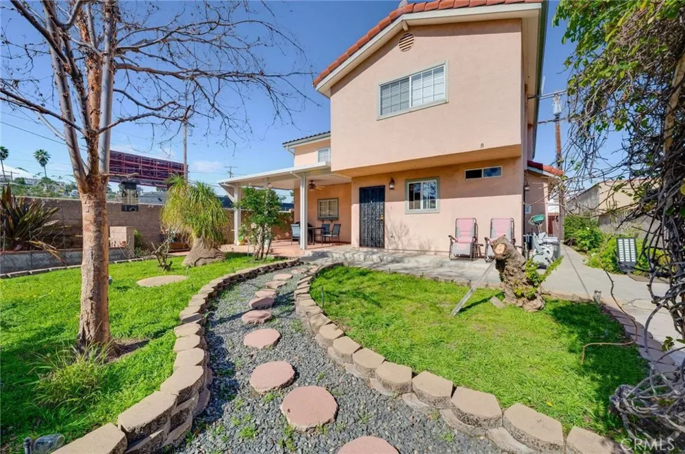 3215 Sherwood Avenue Alhambra, CA 91801