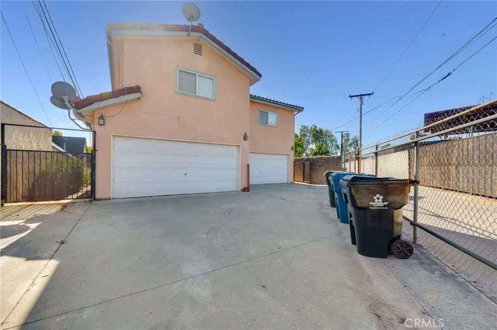 3215 Sherwood Avenue Alhambra, CA 91801
