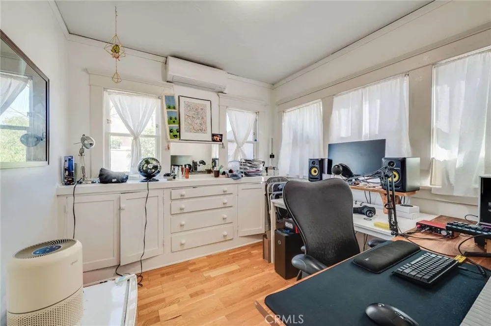 3215 Sherwood Avenue Alhambra, CA 91801
