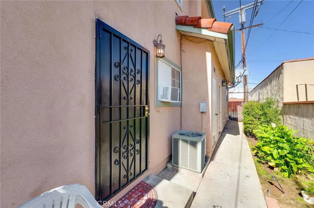 3215 Sherwood Avenue Alhambra, CA 91801
