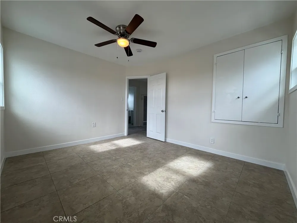 649 E 87th Los Angeles, CA 90002