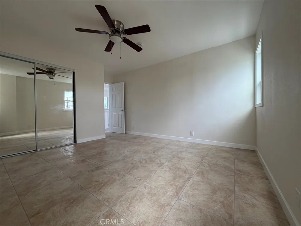 649 E 87th Los Angeles, CA 90002