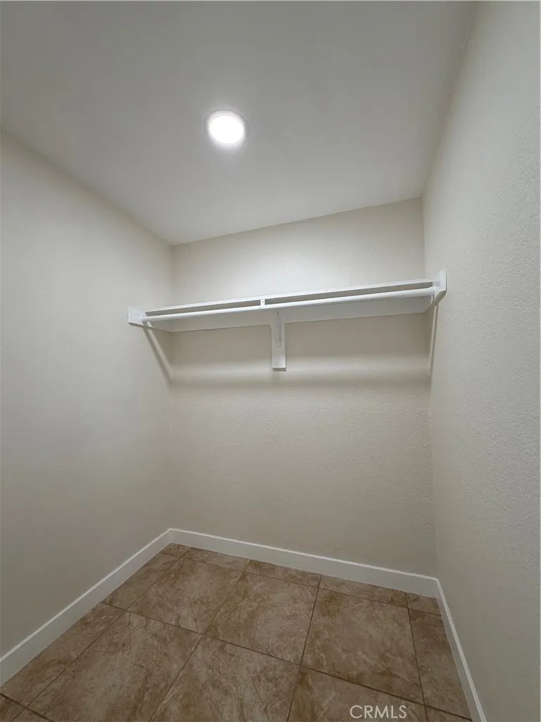 649 E 87th Los Angeles, CA 90002
