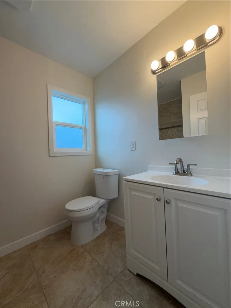 649 E 87th Los Angeles, CA 90002