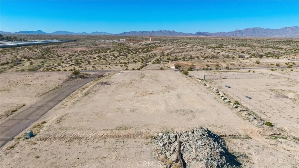 1773 River Run Needles, CA 92363