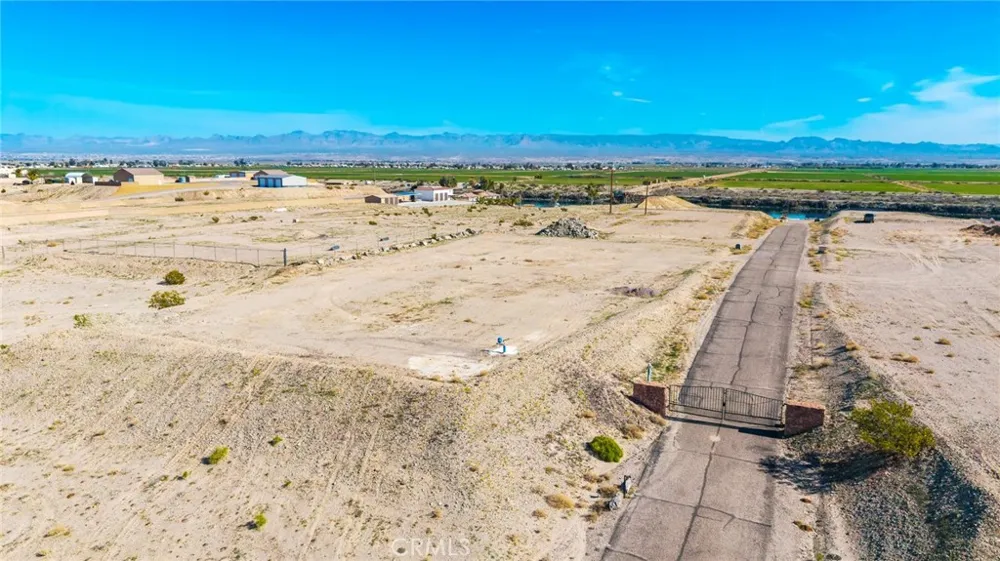 1773 River Run Needles, CA 92363