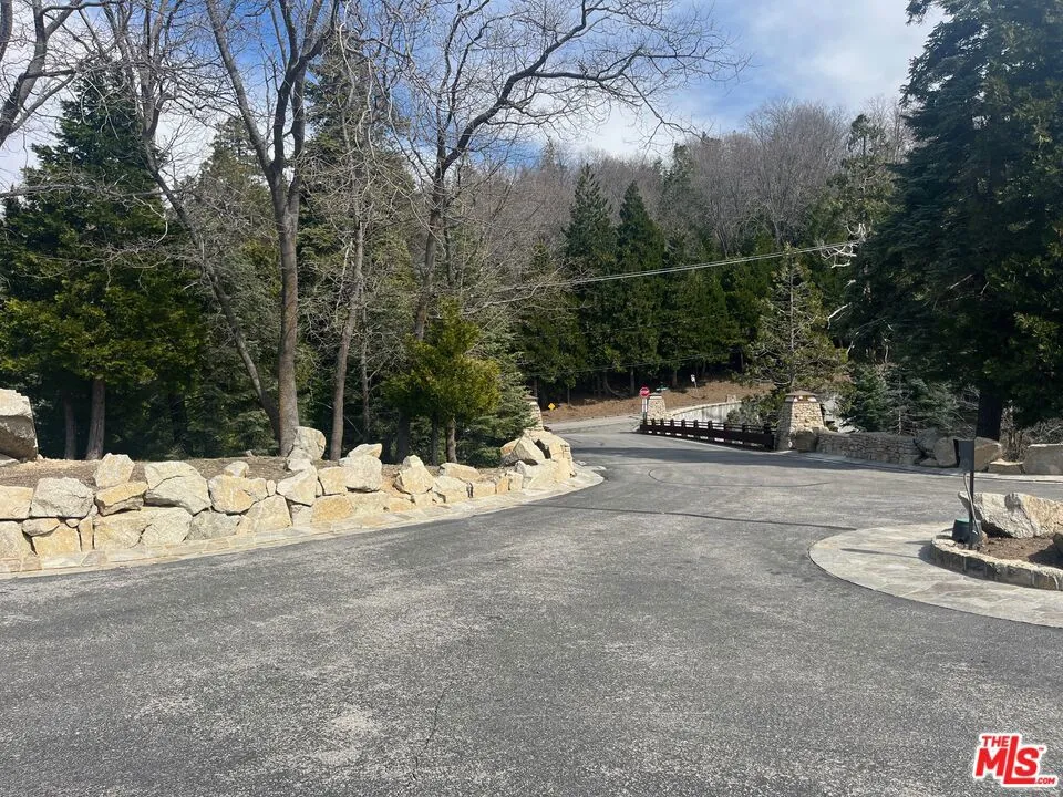 196 Mill Pond Road Lake Arrowhead, CA 92352