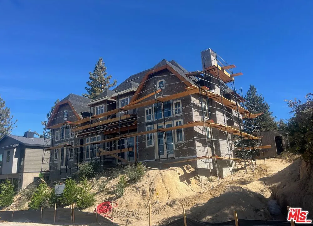 196 Mill Pond Road Lake Arrowhead, CA 92352