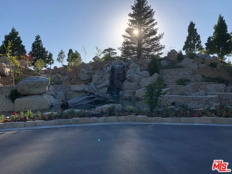 196 Mill Pond Road Lake Arrowhead, CA 92352