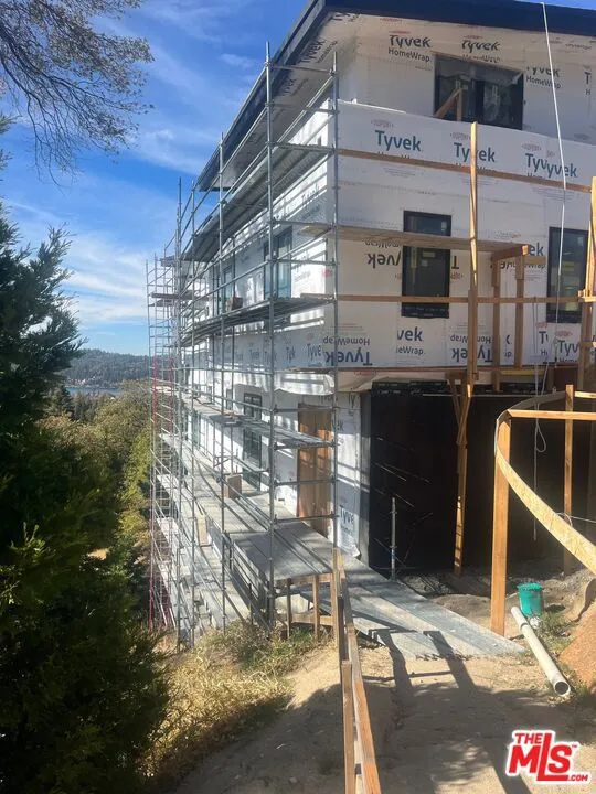 196 Mill Pond Road Lake Arrowhead, CA 92352