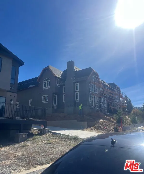 196 Mill Pond Road Lake Arrowhead, CA 92352