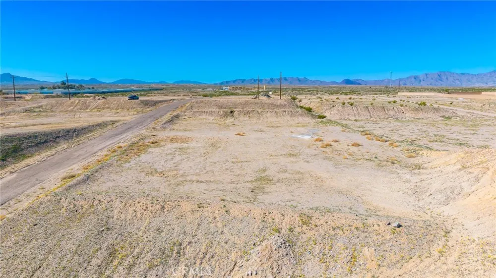 1785 River Run Needles, CA 92363