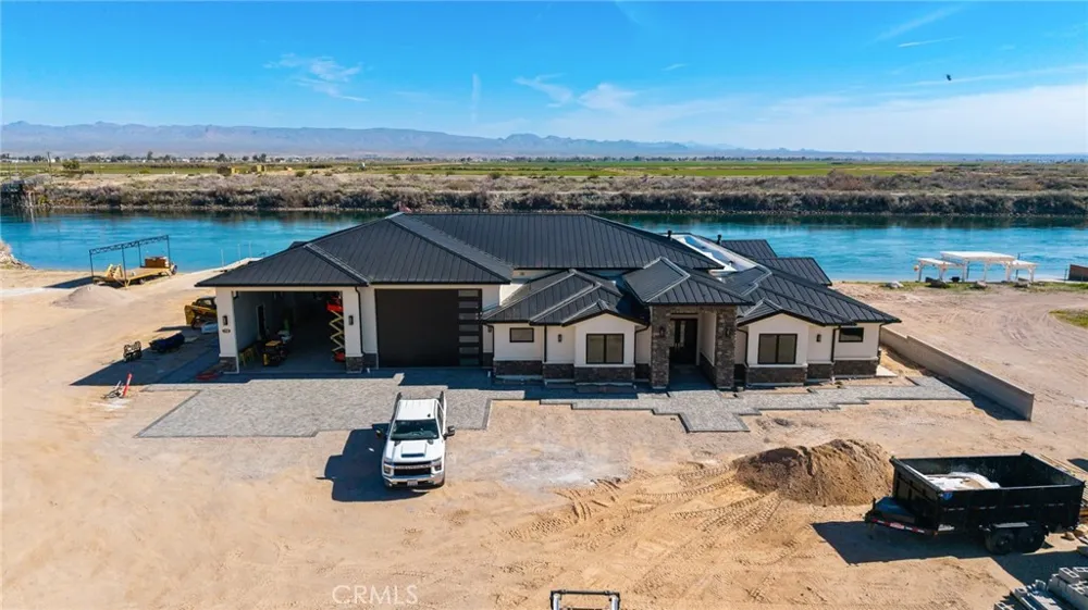 1785 River Run Needles, CA 92363