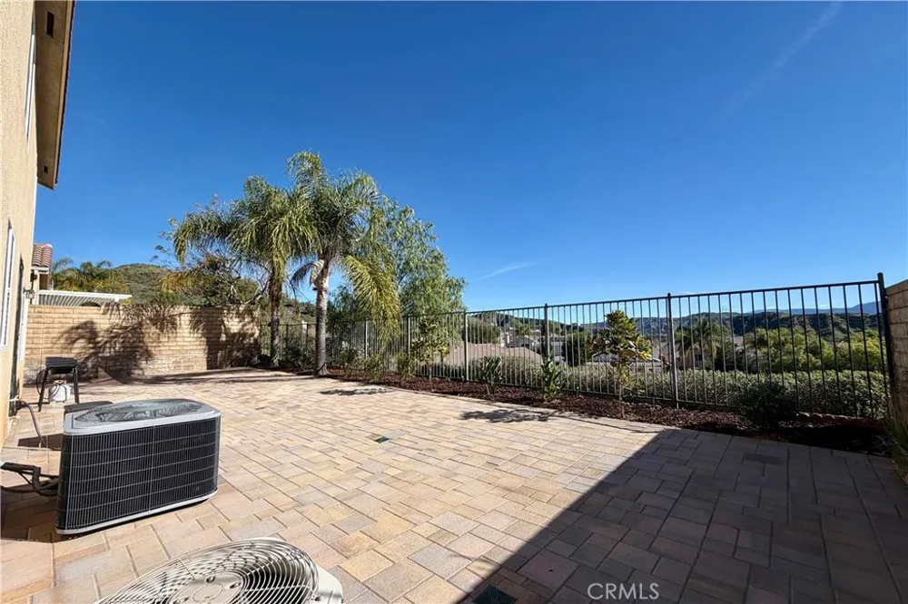 28410 Agajanian Saugus, CA 91390