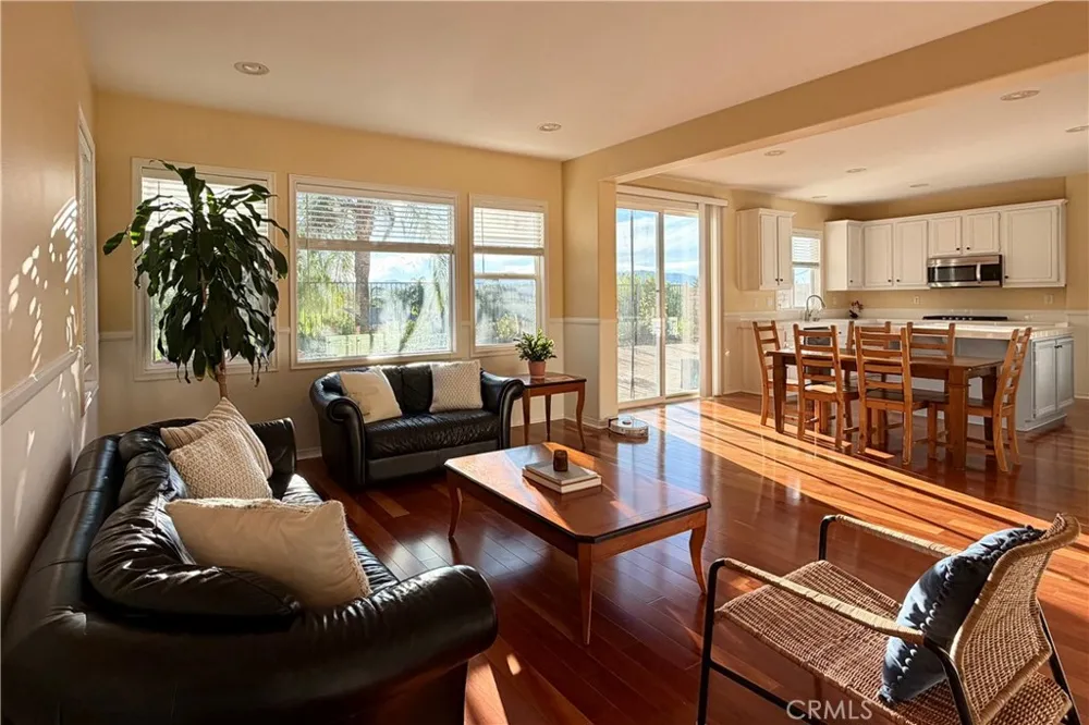 28410 Agajanian Saugus, CA 91390
