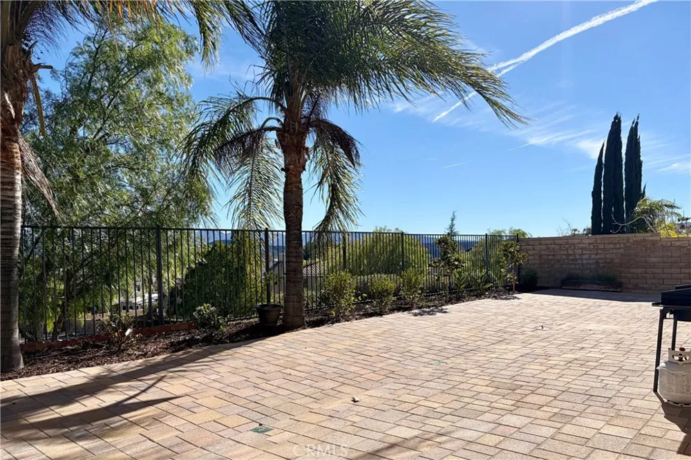 28410 Agajanian Saugus, CA 91390