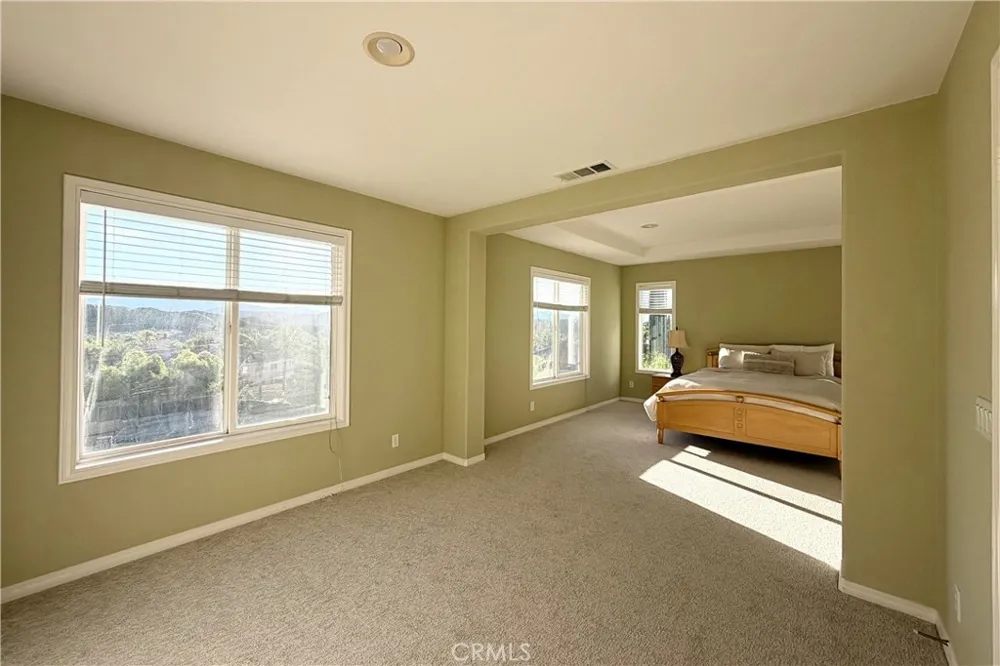 28410 Agajanian Saugus, CA 91390