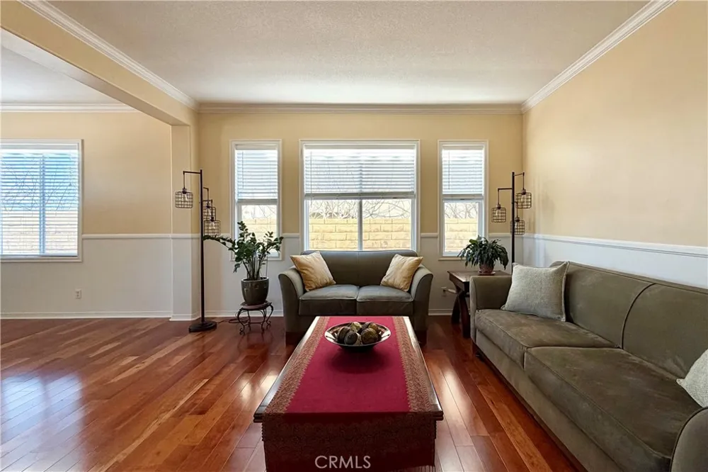 28410 Agajanian Saugus, CA 91390