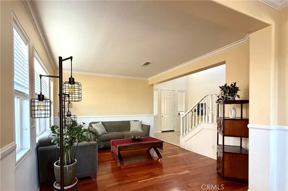 28410 Agajanian Saugus, CA 91390