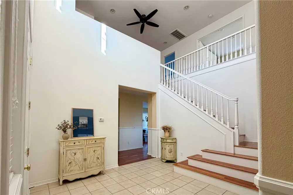 28410 Agajanian Saugus, CA 91390