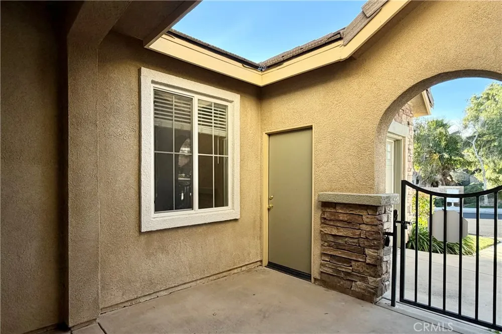 28410 Agajanian Saugus, CA 91390