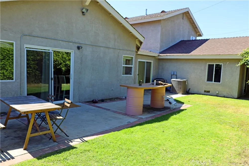 365 Magnolia Orange, CA 92866