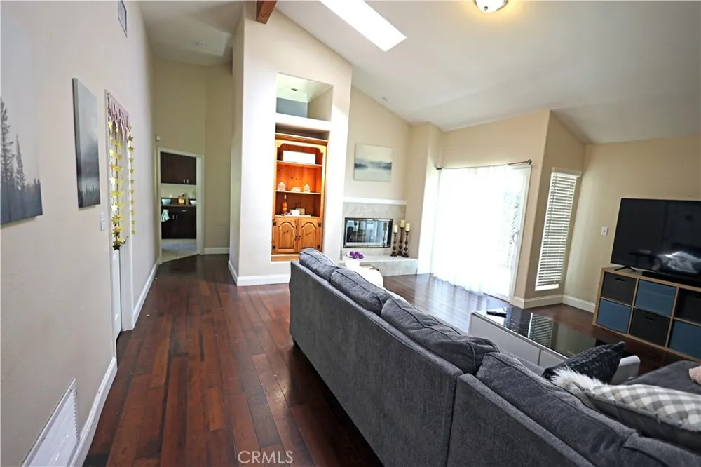 365 Magnolia Orange, CA 92866