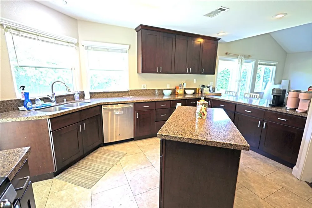 365 Magnolia Orange, CA 92866
