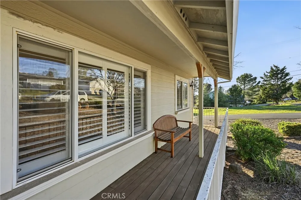19093 Ravenhill Road Hidden Valley Lake, CA 95467