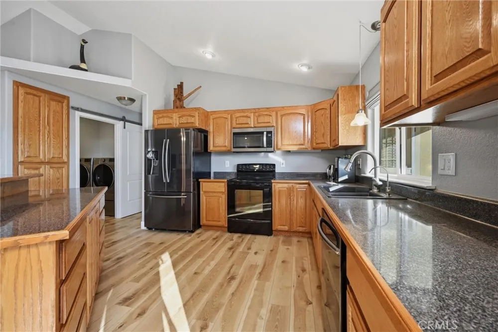 19093 Ravenhill Road Hidden Valley Lake, CA 95467