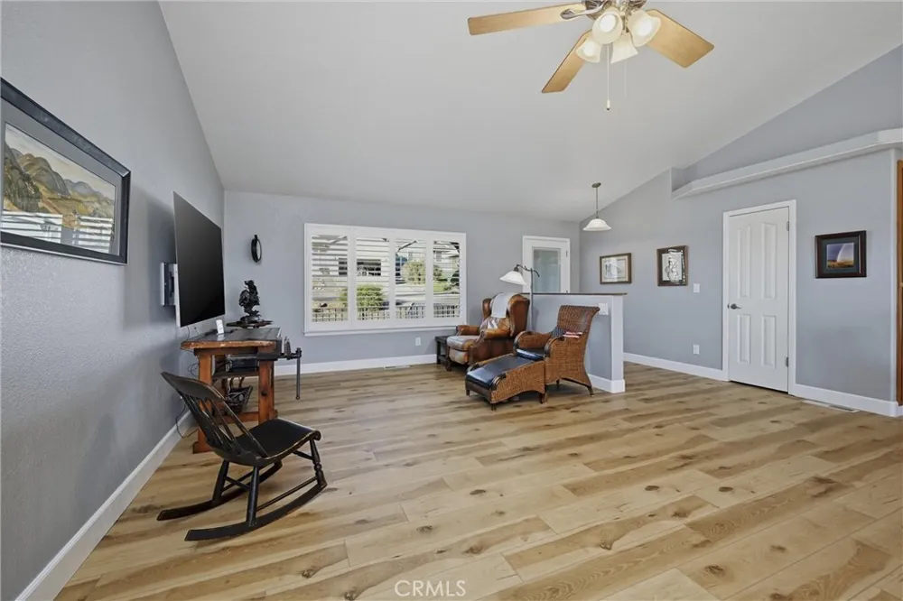19093 Ravenhill Road Hidden Valley Lake, CA 95467