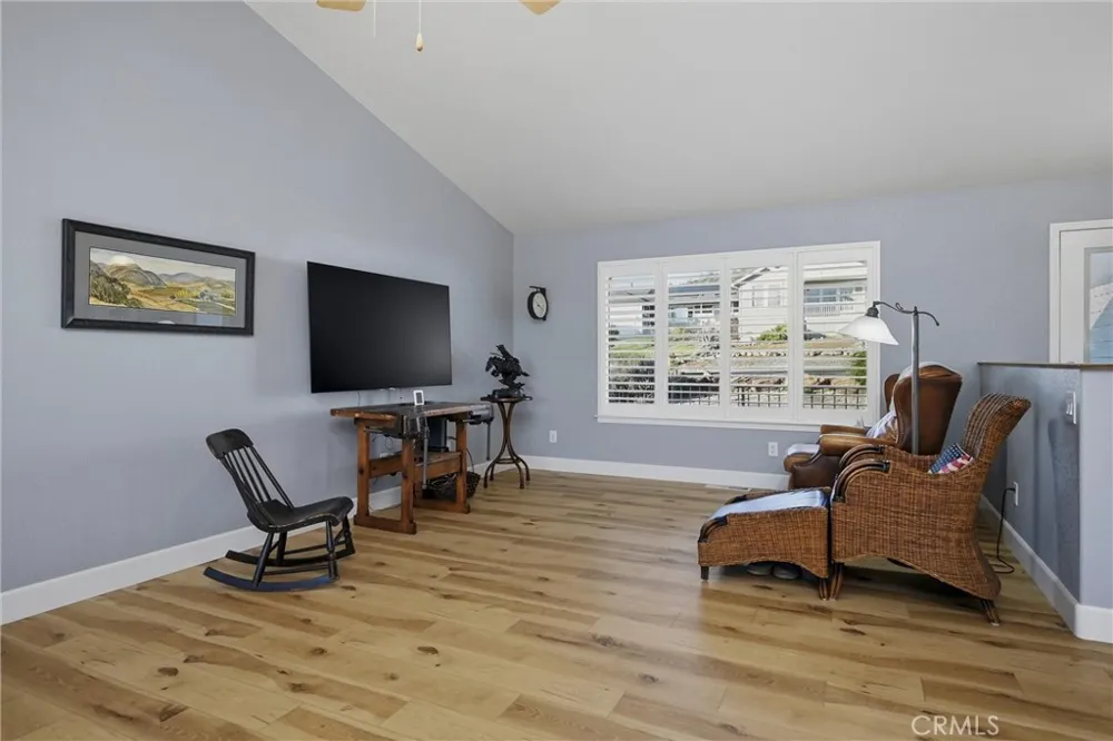 19093 Ravenhill Road Hidden Valley Lake, CA 95467